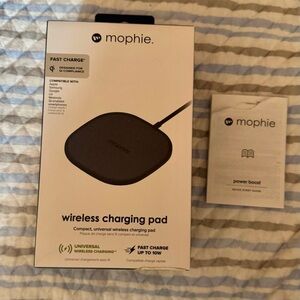 Mophie Wireless Charging Pad - used but like new!